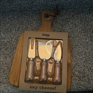 Tag Cheese Knife Set with Clear Handles